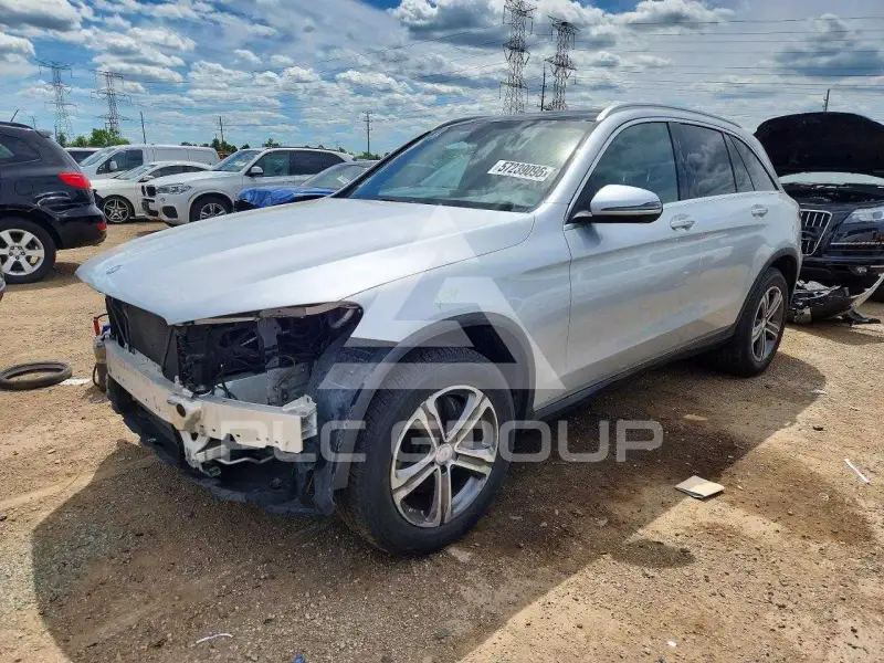 2017 Mercedes Benz GLC-Class фото