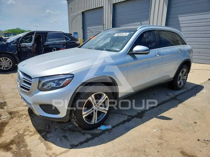 2017 Mercedes Benz GLC-Class фото
