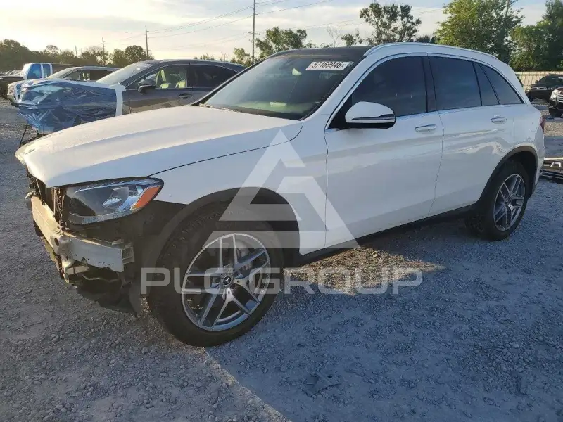 2017 Mercedes Benz GLC-Class фото