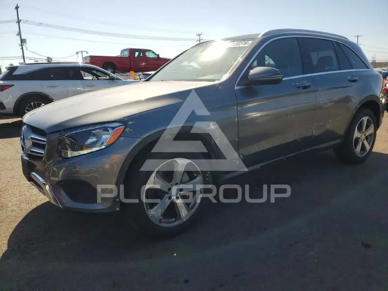 2017 Mercedes Benz GLC-Class фото
