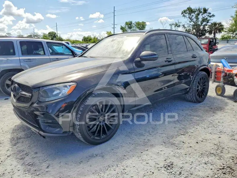 2017 Mercedes Benz GLC-Class фото