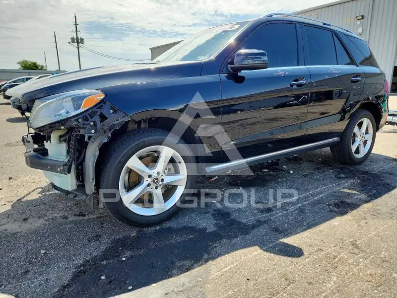 2017 Mercedes Benz GLE-Class фото