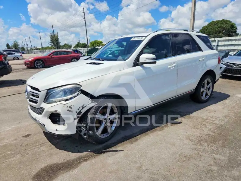 2017 Mercedes Benz GLE-Class фото
