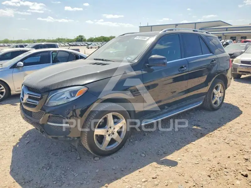 2017 Mercedes Benz GLE-Class фото