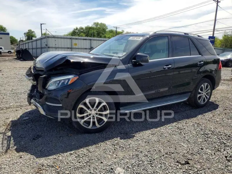 2017 Mercedes Benz GLE-Class фото
