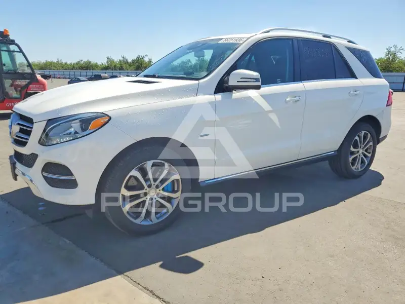 2017 Mercedes Benz GLE-Class фото