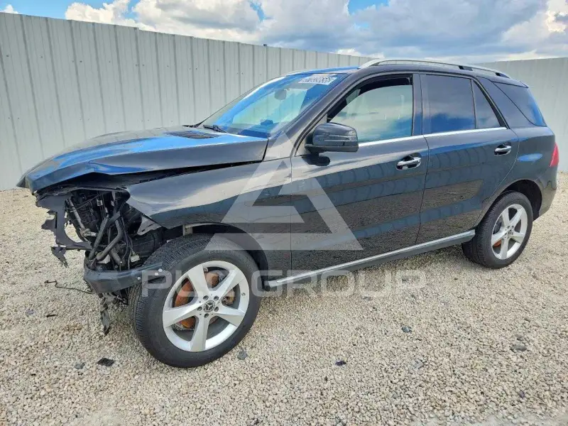 2017 Mercedes Benz GLE-Class фото