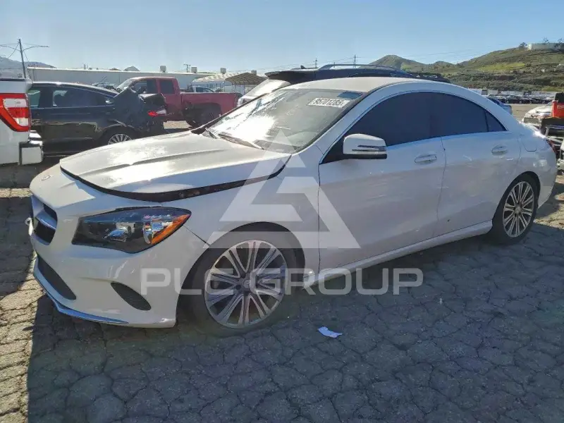 2017 Mercedes Benz CLA-Class фото