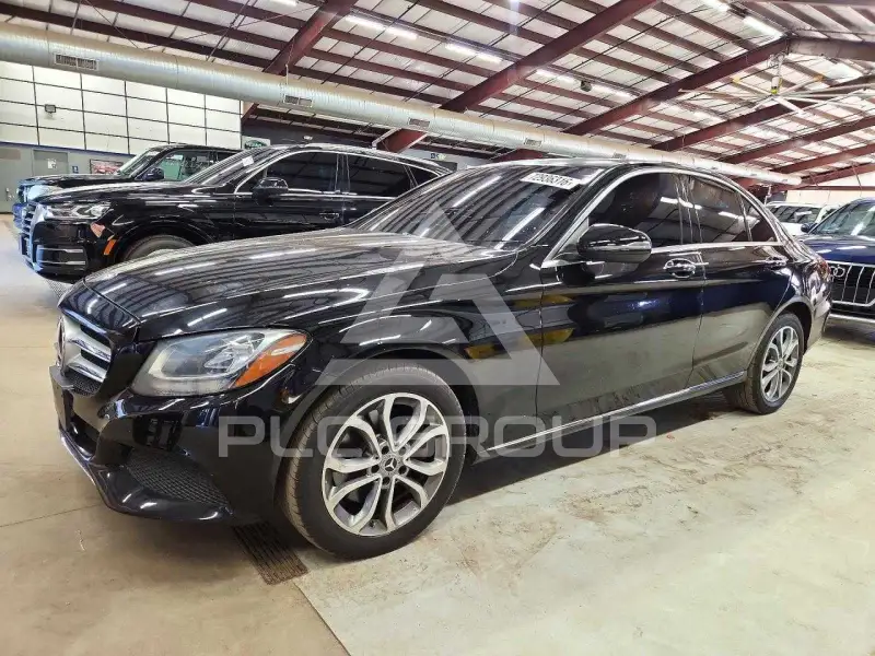 2017 Mercedes Benz C-Class фото