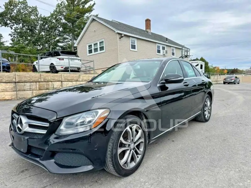 2017 Mercedes Benz C-Class photo