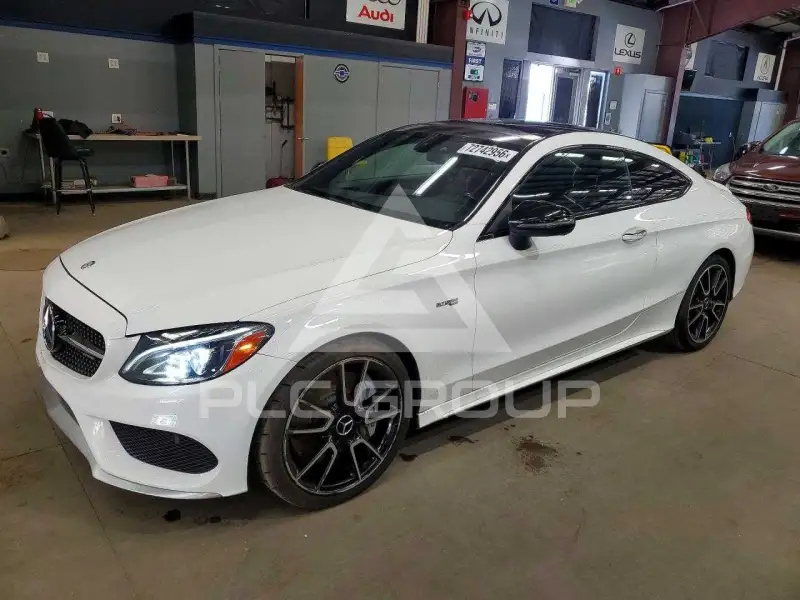 2017 Mercedes Benz C-Class фото