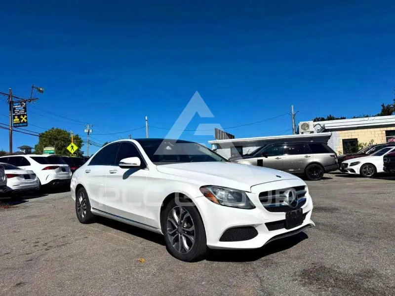 2017 Mercedes Benz C-Class photo