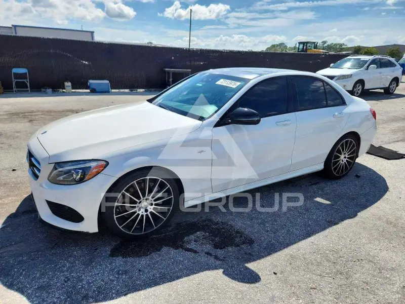 2017 Mercedes Benz C-Class photo