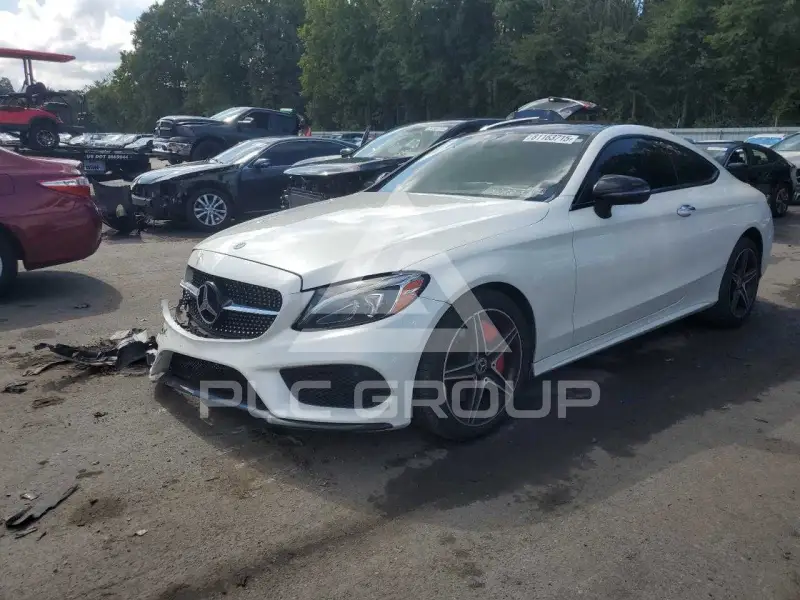 2017 Mercedes Benz C-Class фото