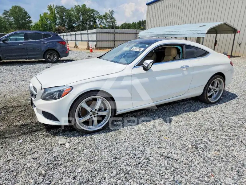 2017 Mercedes Benz C-Class photo