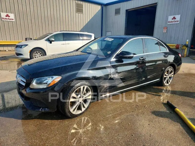 2017 Mercedes Benz C-Class фото