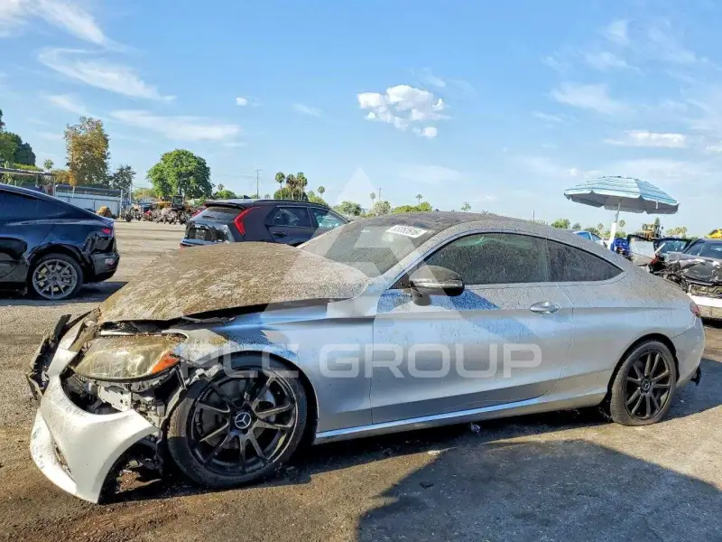 2017 Mercedes Benz C-Class photo
