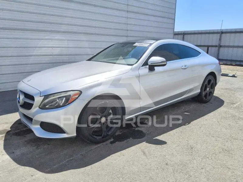 2017 Mercedes Benz C-Class фото