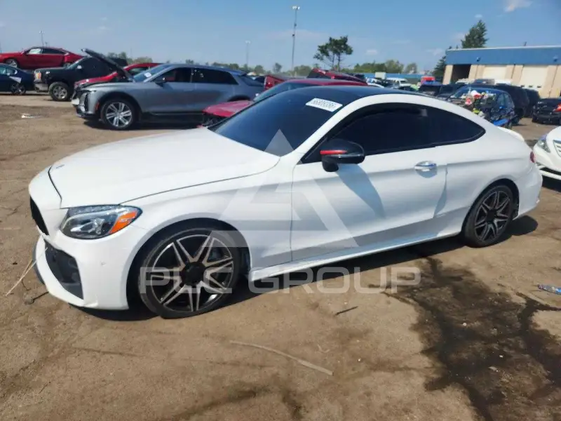 2017 Mercedes Benz C-Class фото
