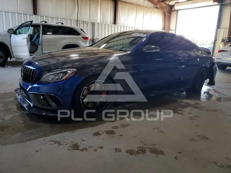 2017 Mercedes Benz C-Class фото