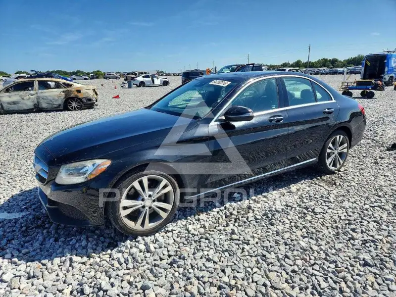 2017 Mercedes Benz C-Class фото