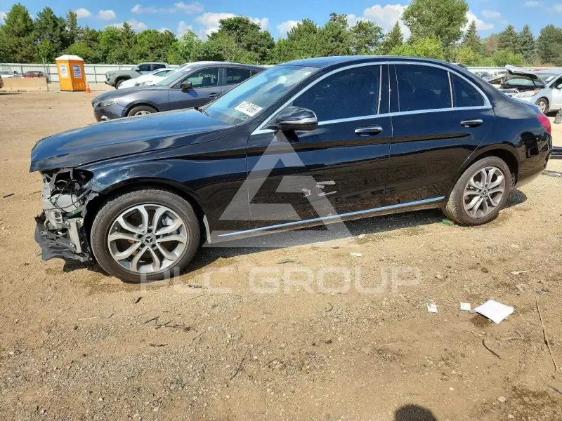 2017 Mercedes Benz C-Class фото