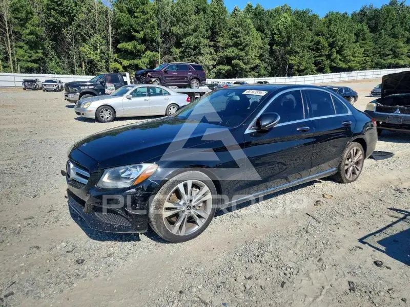 2017 Mercedes Benz C-Class photo