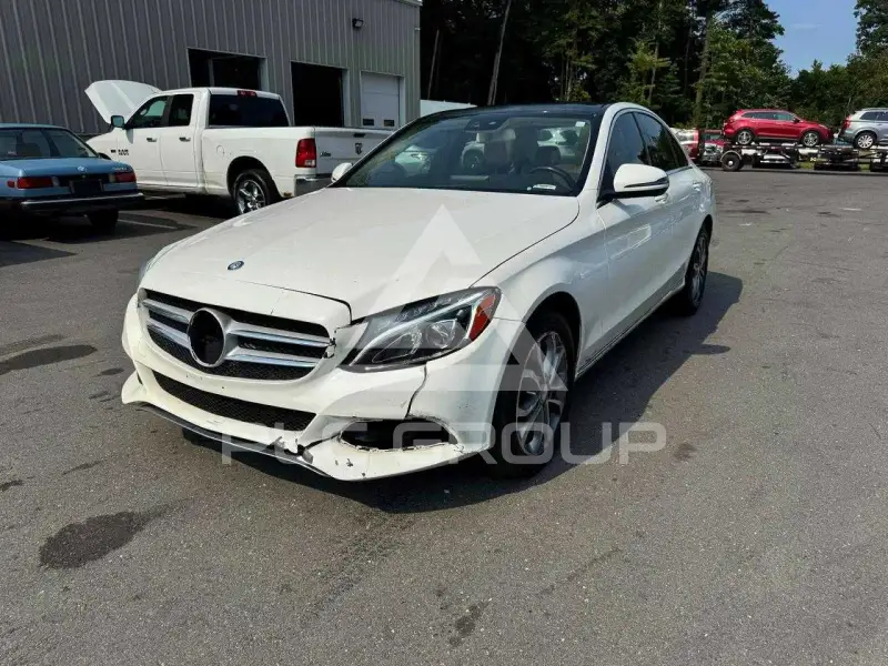 2017 Mercedes Benz C-Class фото