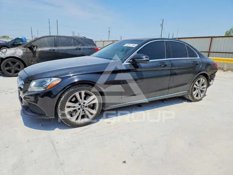 2017 Mercedes Benz C-Class photo