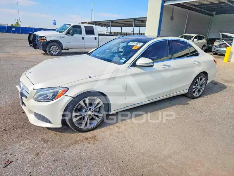 2017 Mercedes Benz C-Class photo
