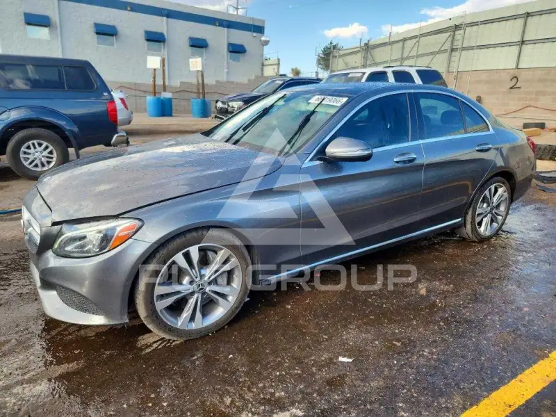 2017 Mercedes Benz C-Class фото