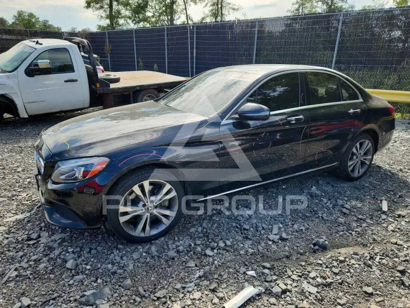 2017 Mercedes Benz C-Class фото
