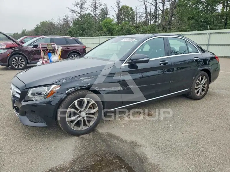 2017 Mercedes Benz C-Class фото
