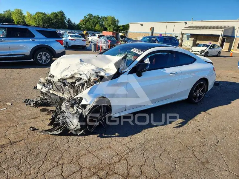 2017 Mercedes Benz C-Class фото
