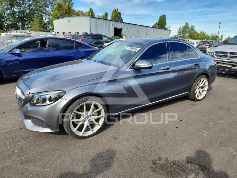 2017 Mercedes Benz C-Class фото