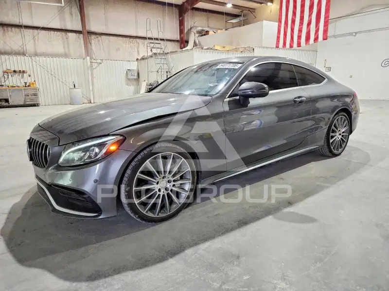 2017 Mercedes Benz C-Class фото