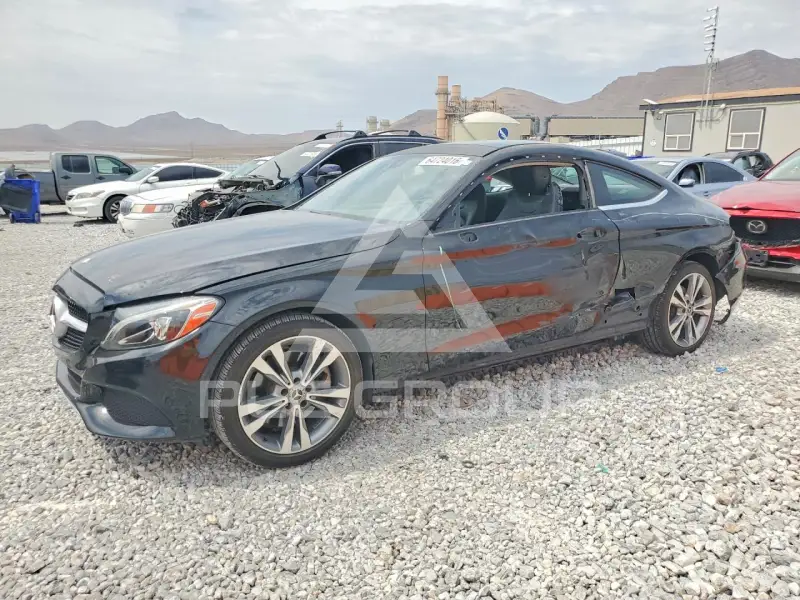 2017 Mercedes Benz C-Class фото
