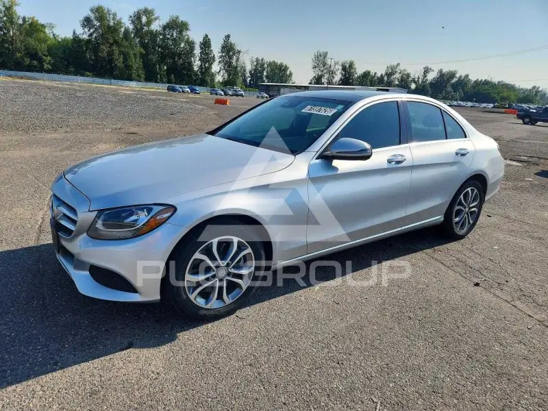 2017 Mercedes Benz C-Class фото