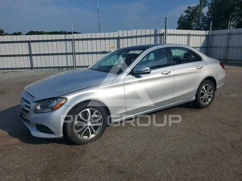 2017 Mercedes Benz C-Class фото