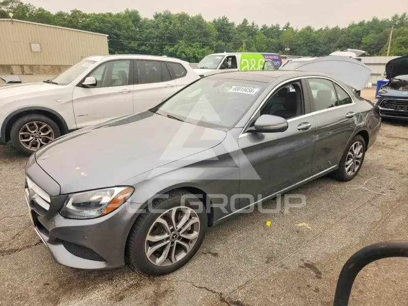 2017 Mercedes Benz C-Class фото