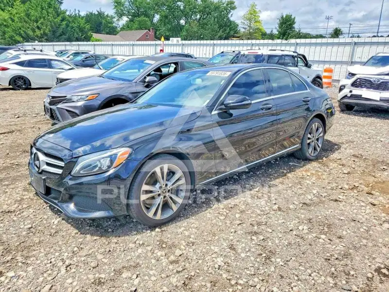 2017 Mercedes Benz C-Class фото
