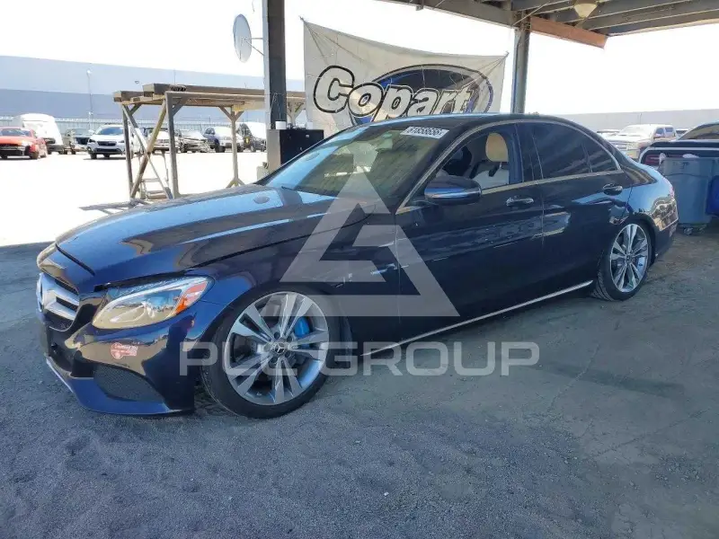 2017 Mercedes Benz C-Class фото
