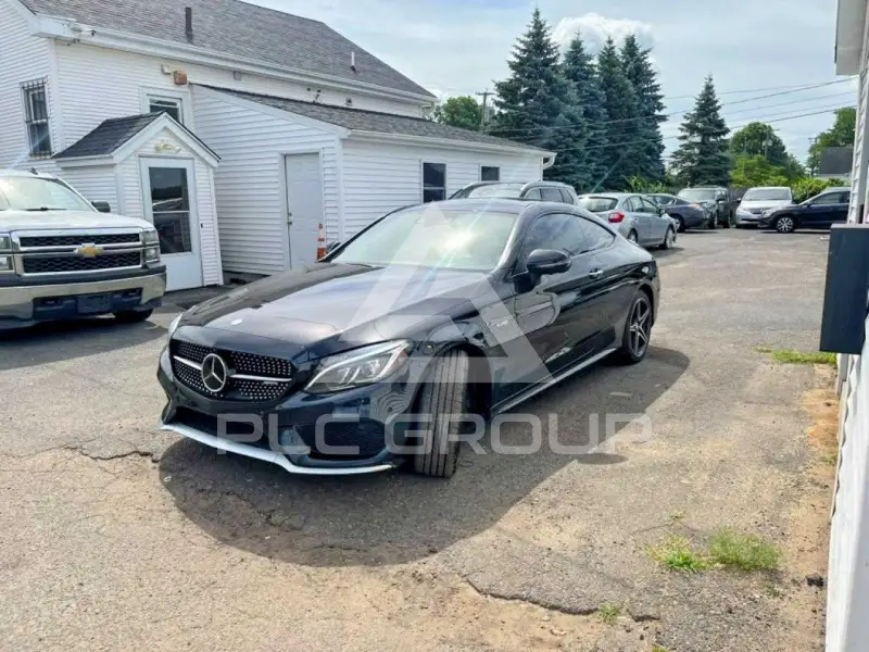2017 Mercedes Benz C-Class фото