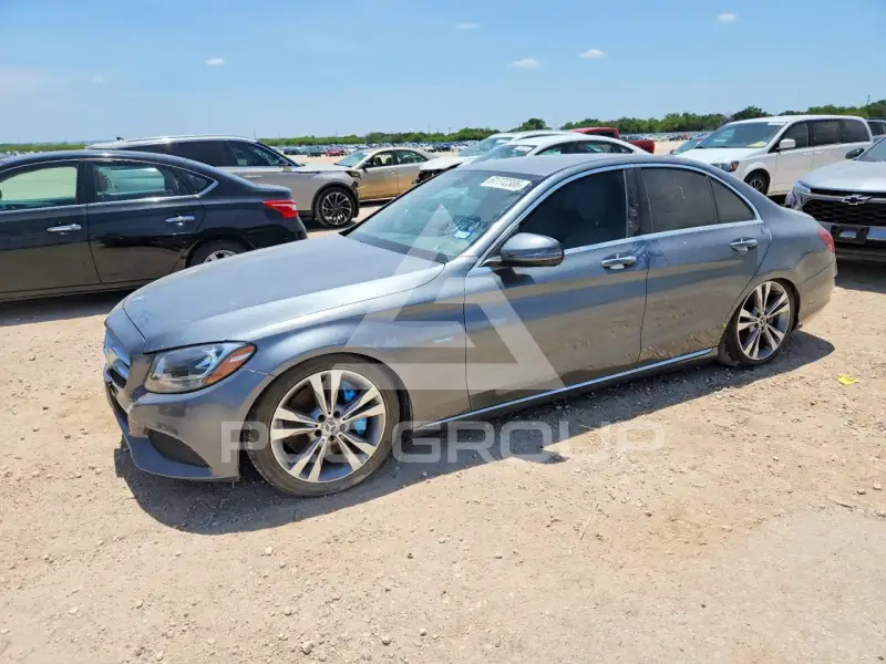 2017 Mercedes Benz C-Class photo