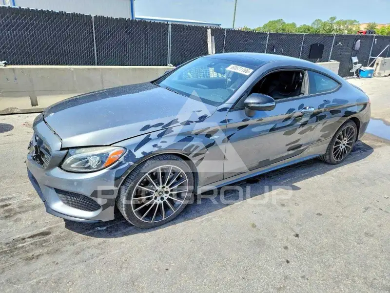 2017 Mercedes Benz C-Class фото