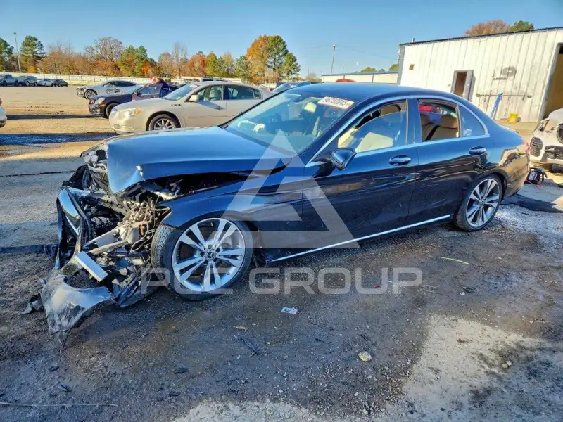 2017 Mercedes Benz C-Class фото