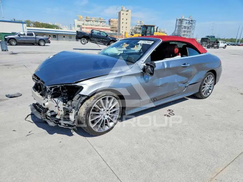 2017 Mercedes Benz C-Class фото