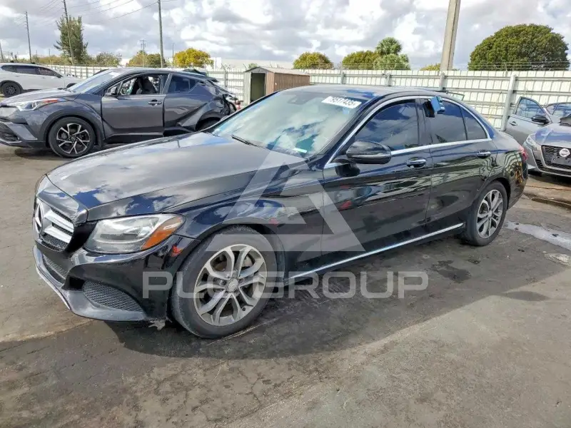 2017 Mercedes Benz C-Class фото