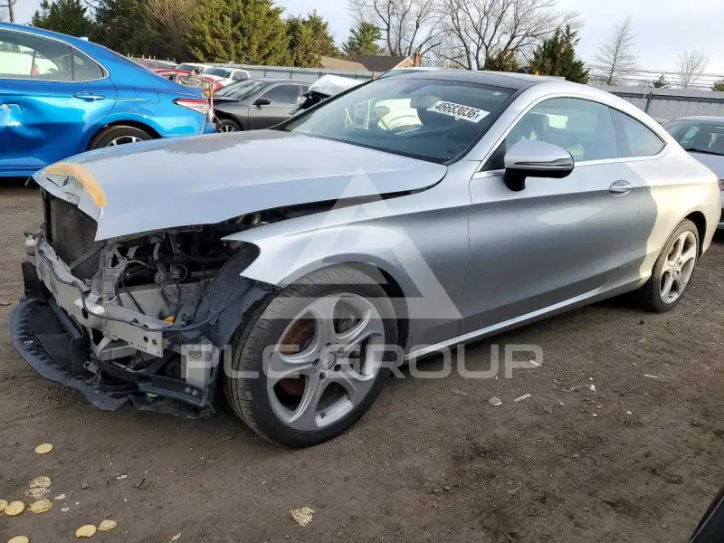 2017 Mercedes Benz C-Class фото