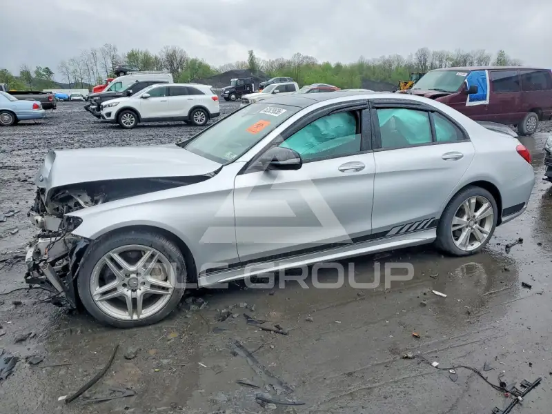 2017 Mercedes Benz C-Class фото